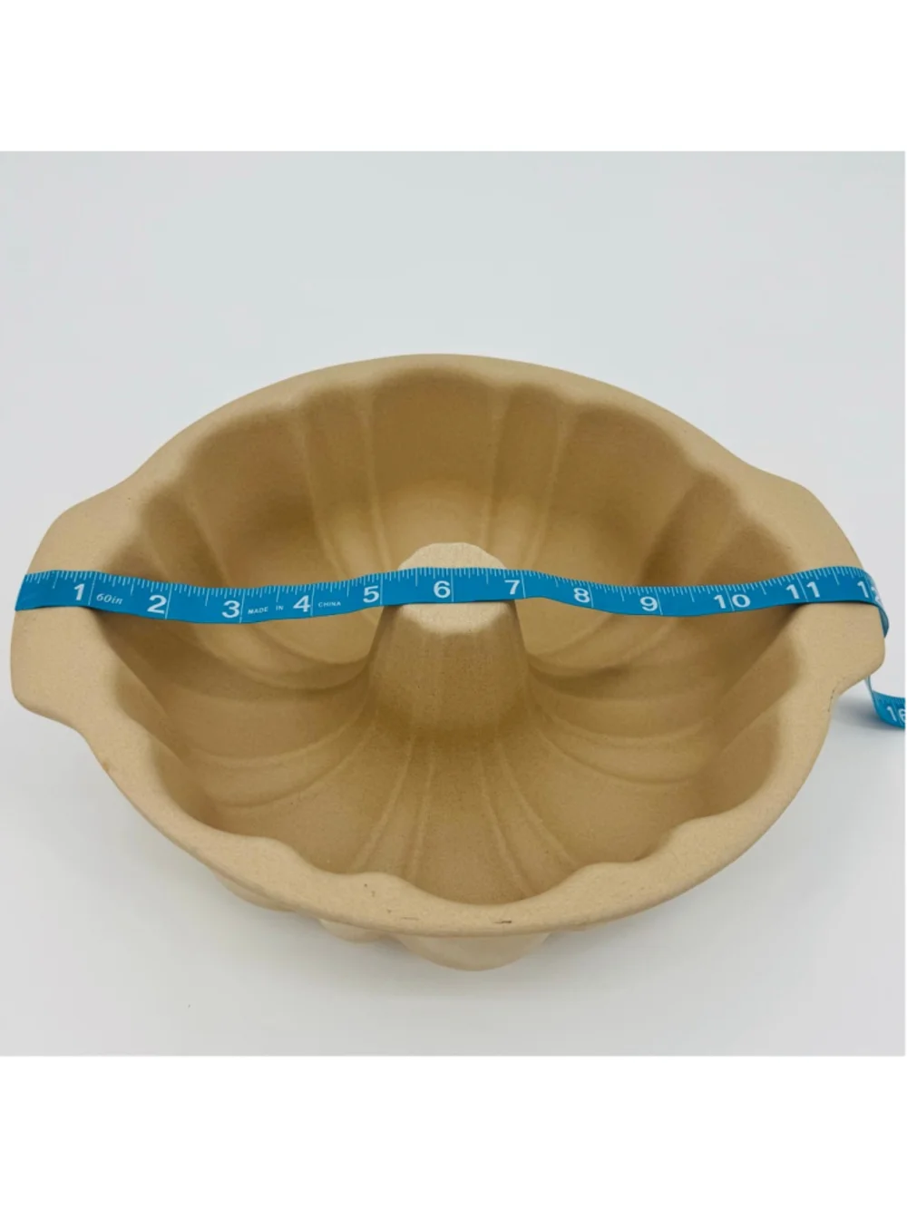 Pampered Chef Heritage Stoneware Fluted Bundt Pan One Size